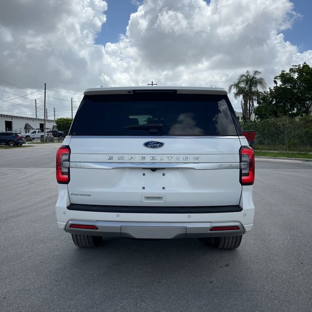 Used 2023 Ford Expedition Platinum RWD image 4