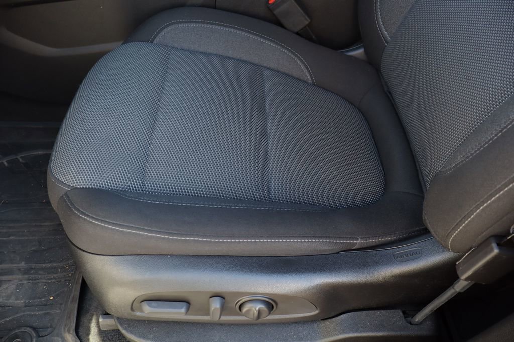 Used 2022 Chevrolet Traverse LT w/ LPO, Floor Liner Package image 20