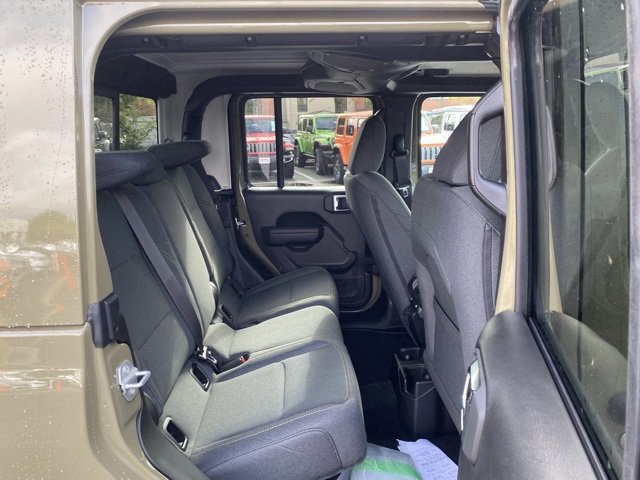 New 2025 Jeep Gladiator Sport image 31