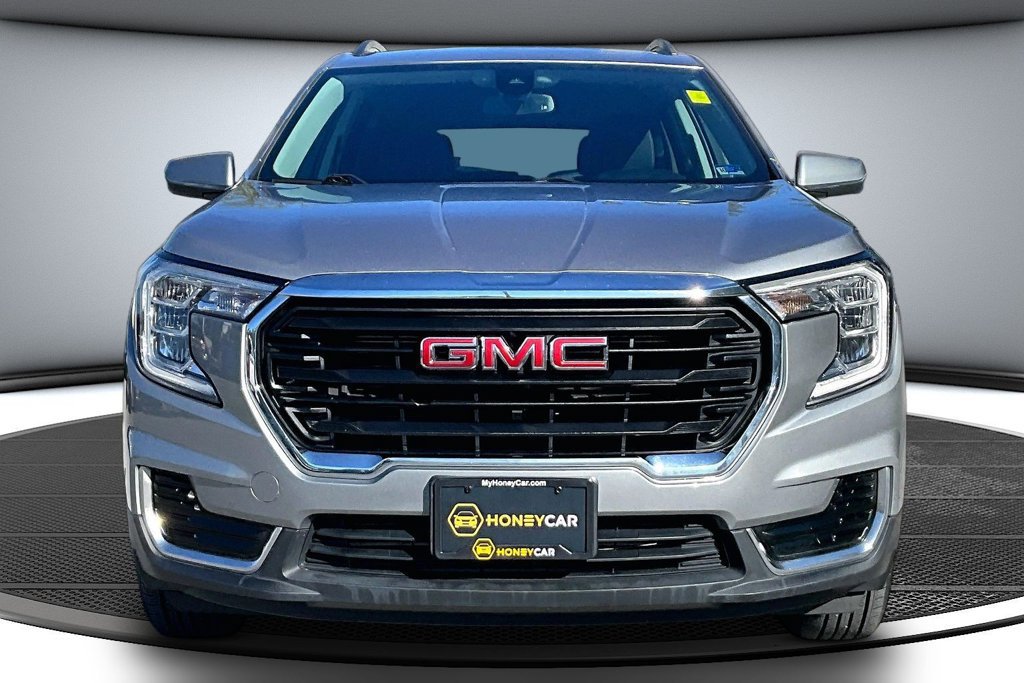 Used 2023 GMC Terrain SLE w/ Driver Convenience Package AWD/4WD image 2