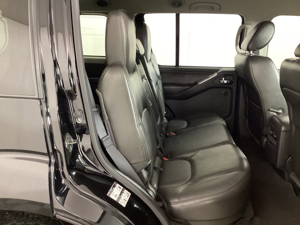 Used 2012 Nissan Pathfinder Silver w/ Protection Pkg AWD/4WD image 11