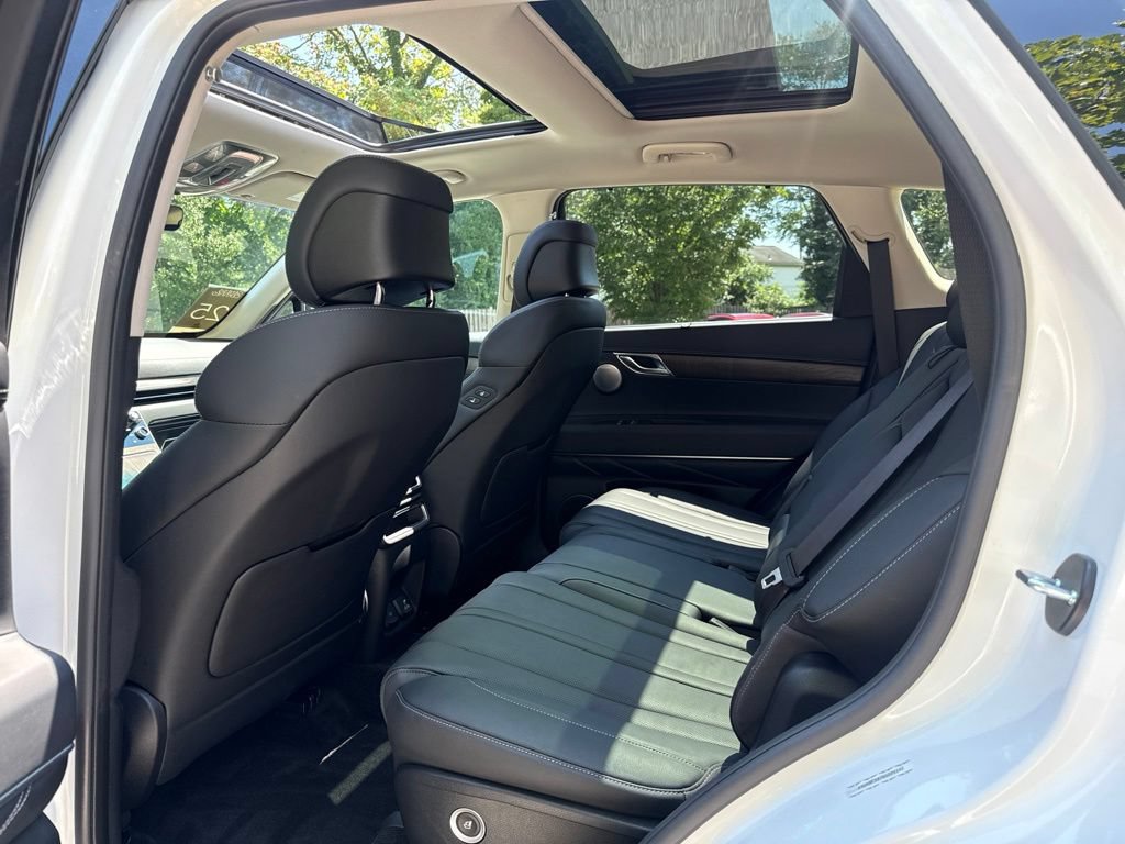 Certified 2025 Genesis GV80 2.5T Advanced AWD/4WD image 24