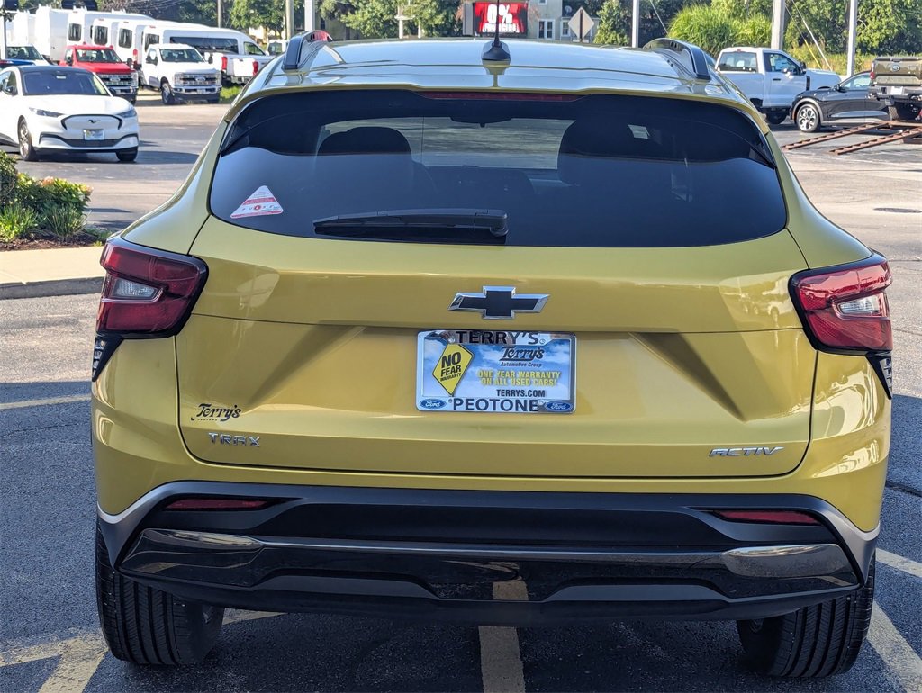 Used 2024 Chevrolet Trax ACTIV w/ Sunroof Package image 4