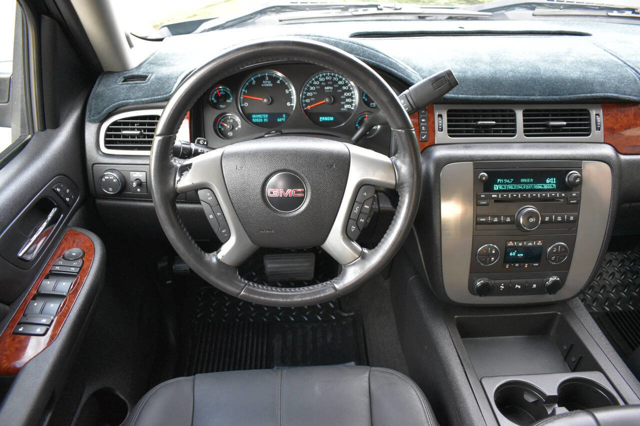 Used 2009 GMC Sierra 1500 SLT w/ Suspension Package, Off-Road image 15