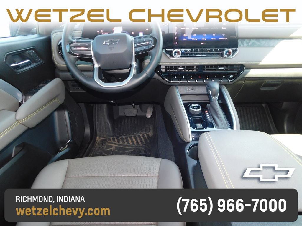 Used 2025 Chevrolet Colorado ZR2 w/ Technology Package AWD/4WD image 19