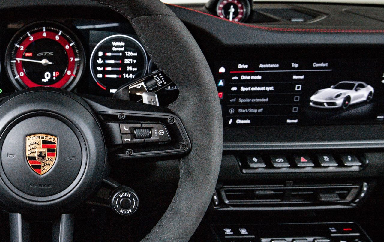 Certified 2023 Porsche 911 Carrera GTS RWD image 16