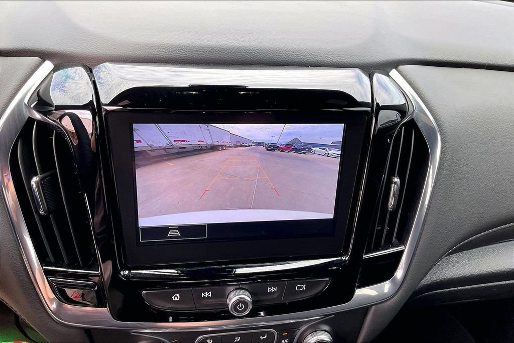 Used 2023 Chevrolet Traverse LT FWD image 21