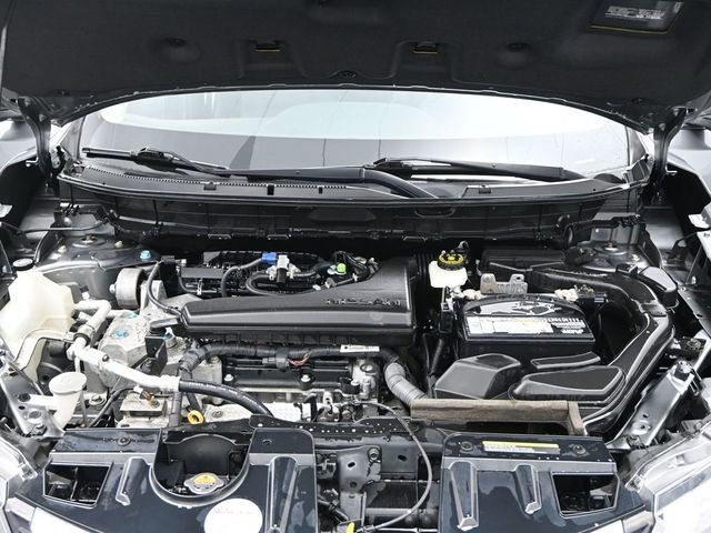 Used 2018 Nissan Rogue SV image 16