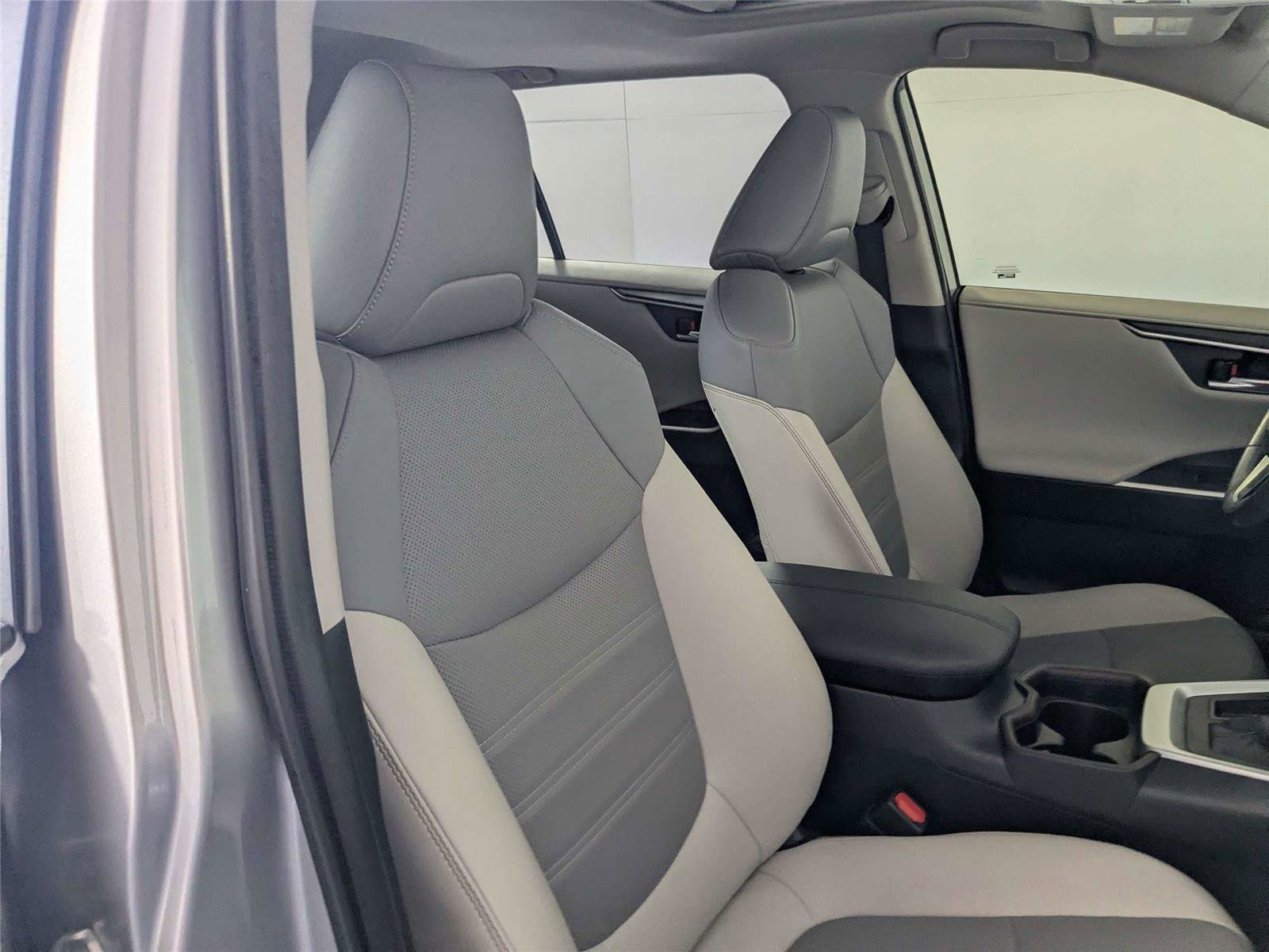 Used 2019 Toyota RAV4 Limited w/ Cold Weather Package image 12