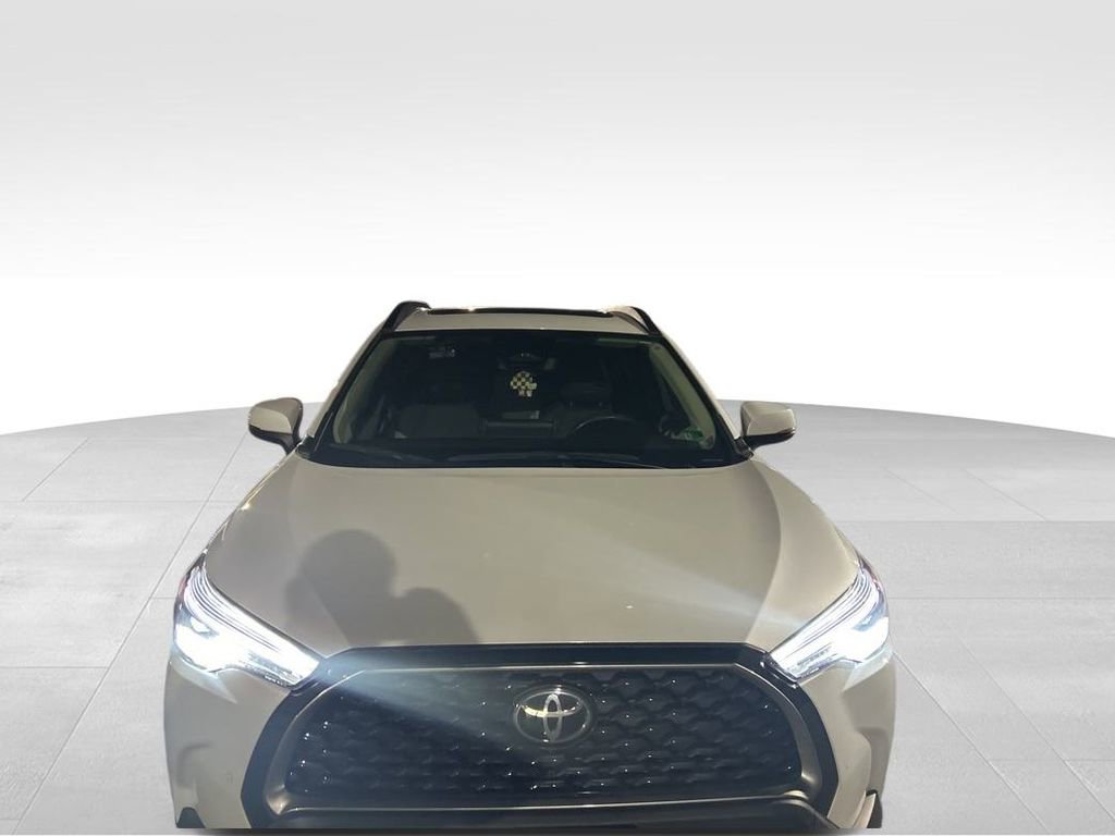 Used 2024 Toyota Corolla Cross XLE image 7