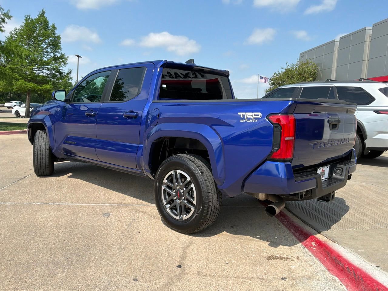 Used 2024 Toyota Tacoma TRD Sport image 7
