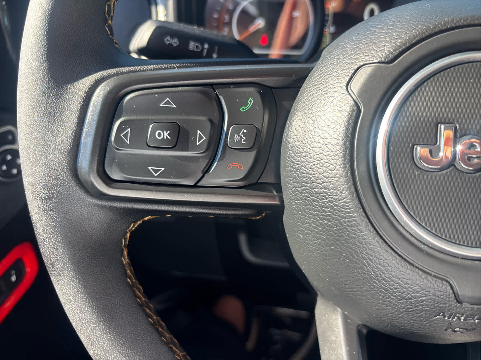 Used 2024 Jeep Gladiator Sport AWD/4WD image 25