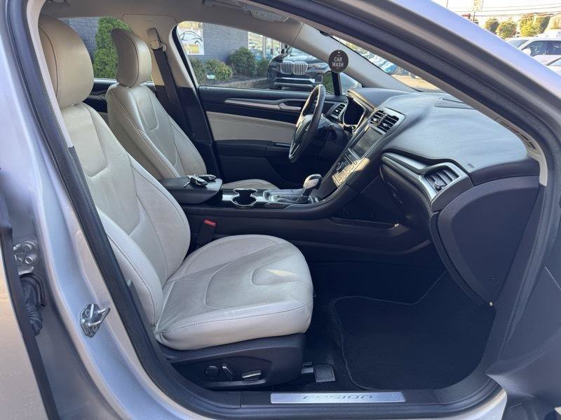 Used 2016 Ford Fusion Titanium FWD image 9