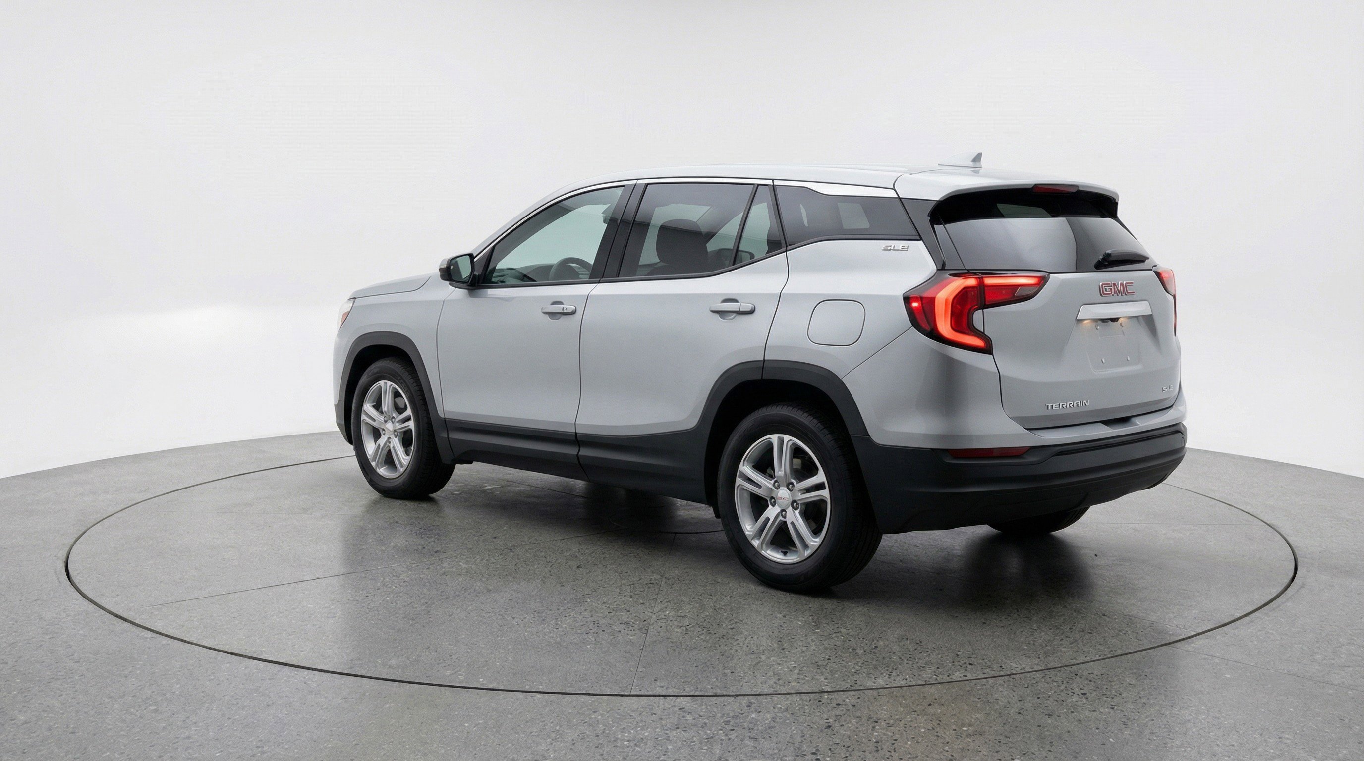 Used 2024 GMC Terrain SLE image 6