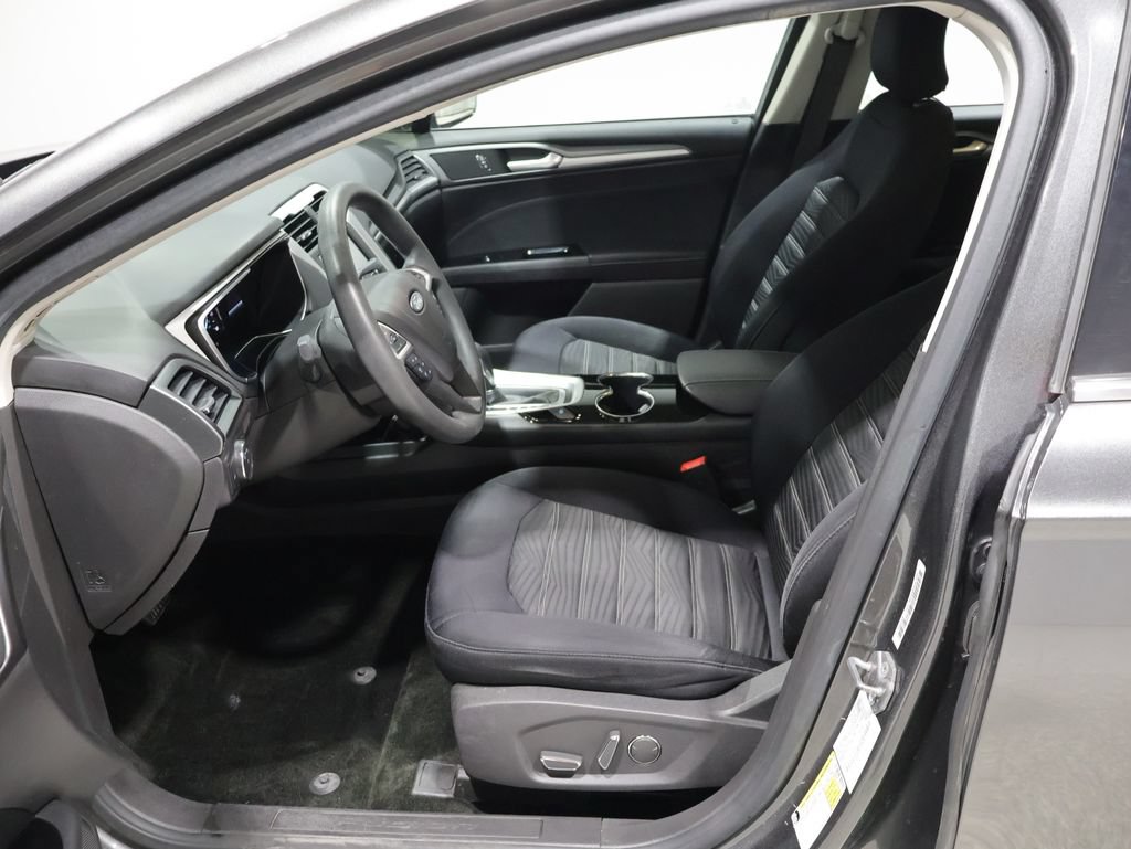 Used 2016 Ford Fusion SE FWD image 10