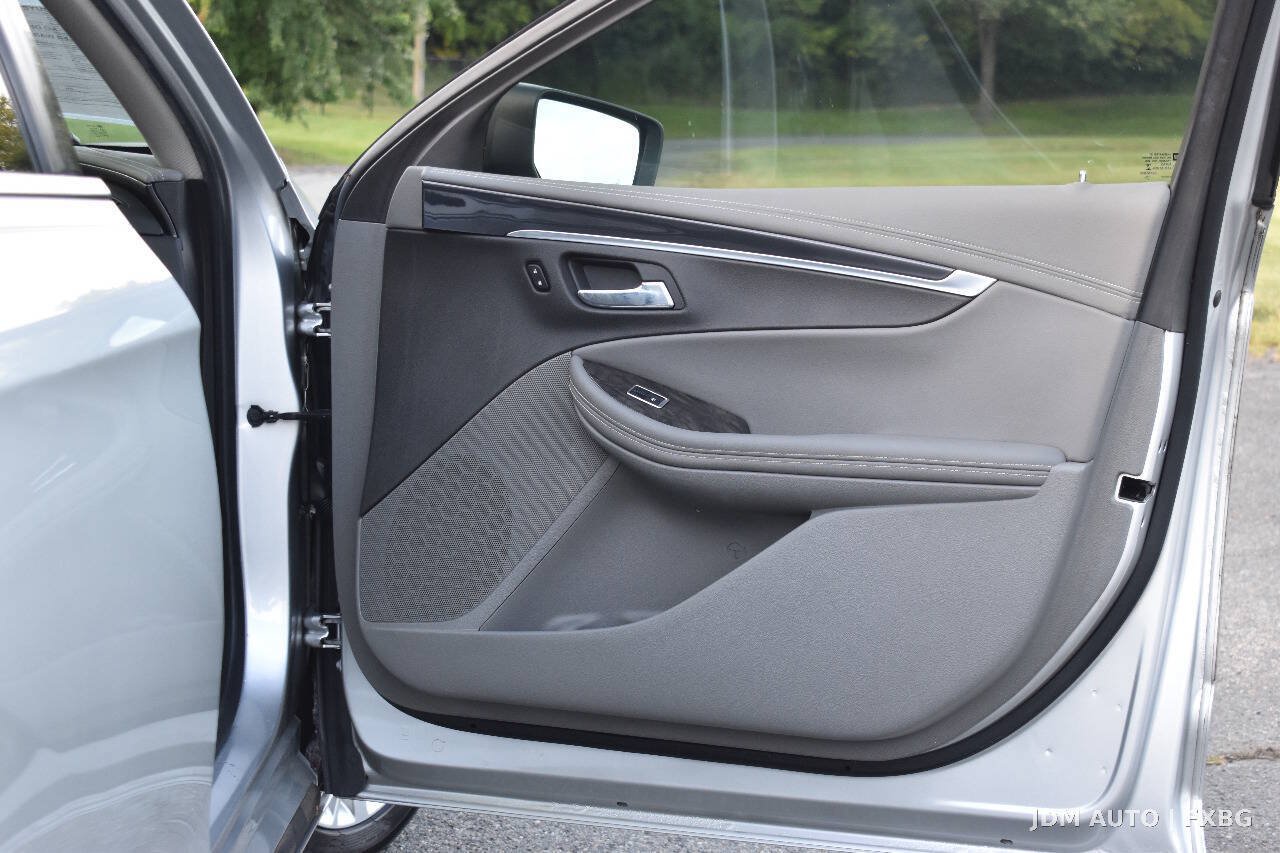 Used 2014 Chevrolet Impala LT w/ Convenience Package FWD image 9