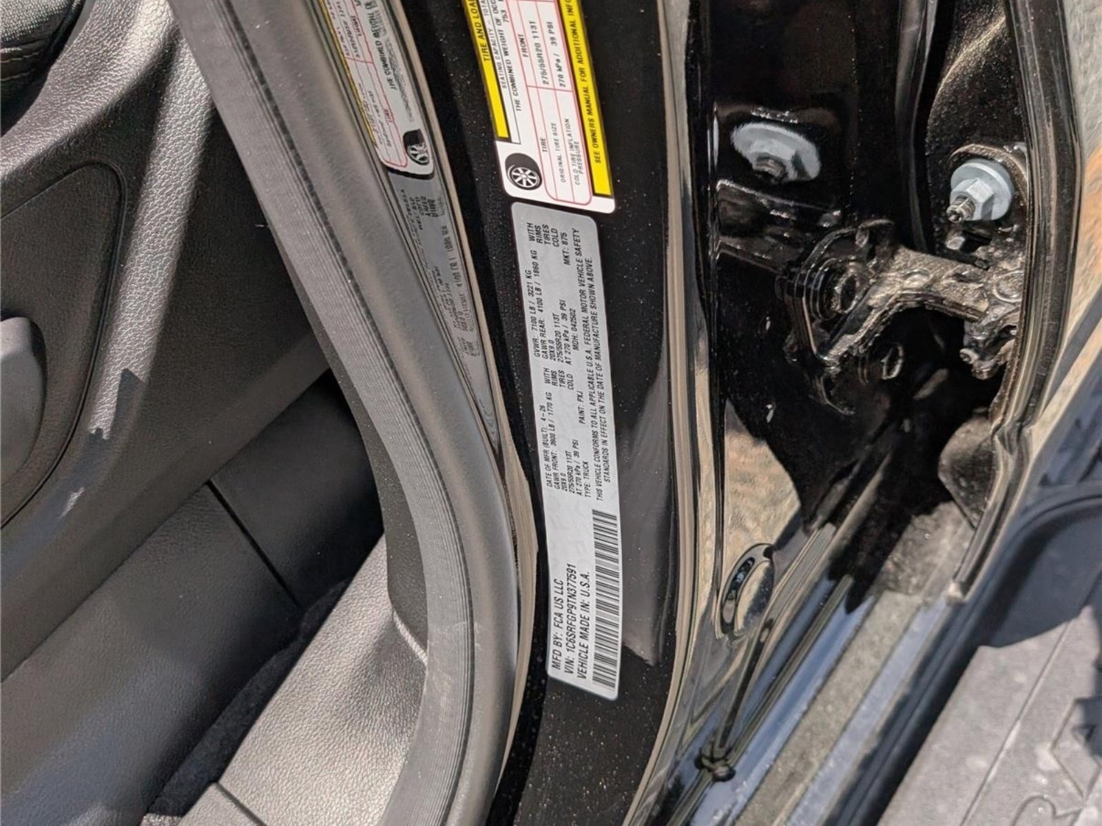 New 2026 RAM 1500 Express AWD/4WD image 11