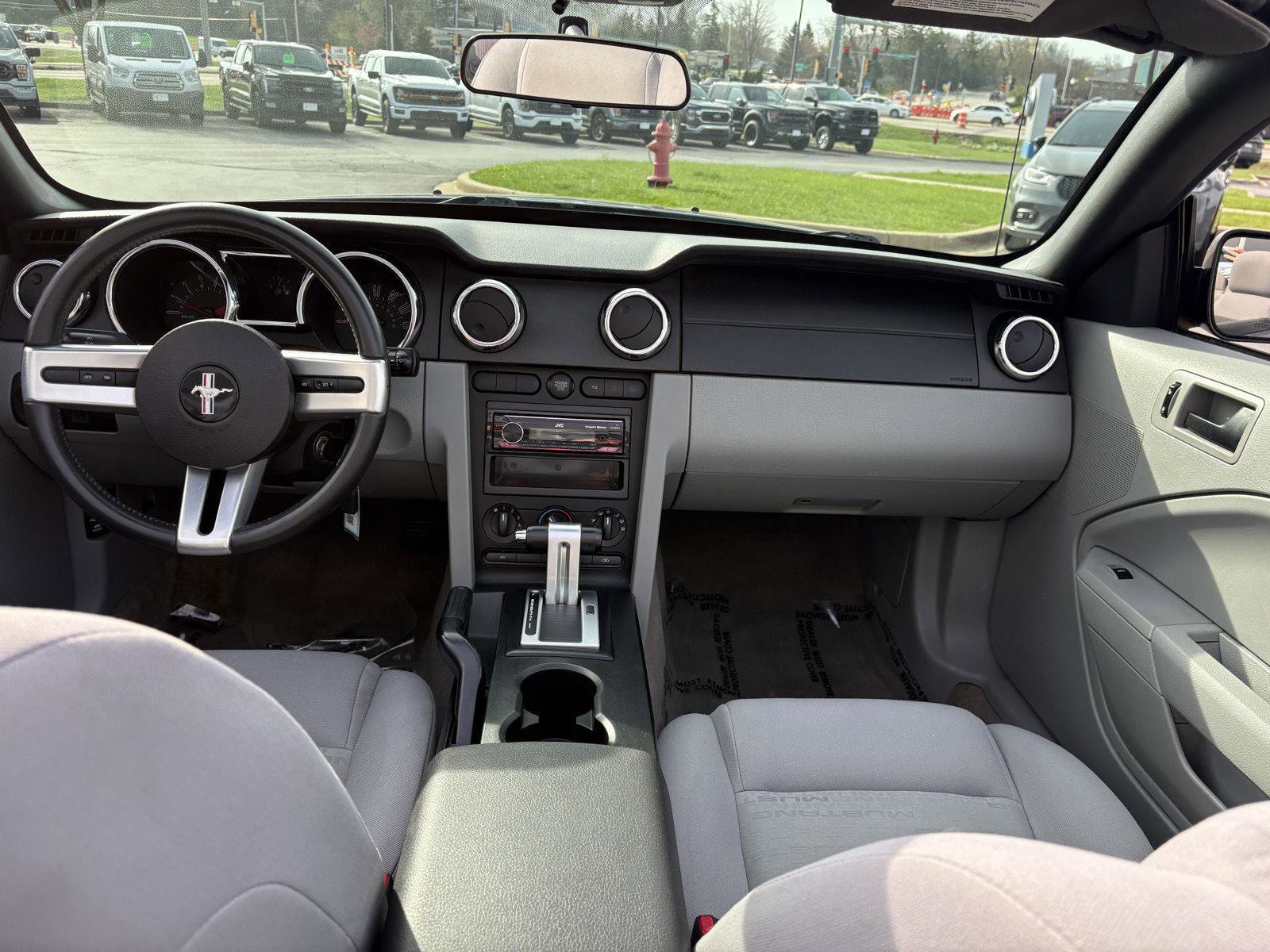 Used 2007 Ford Mustang Deluxe image 7
