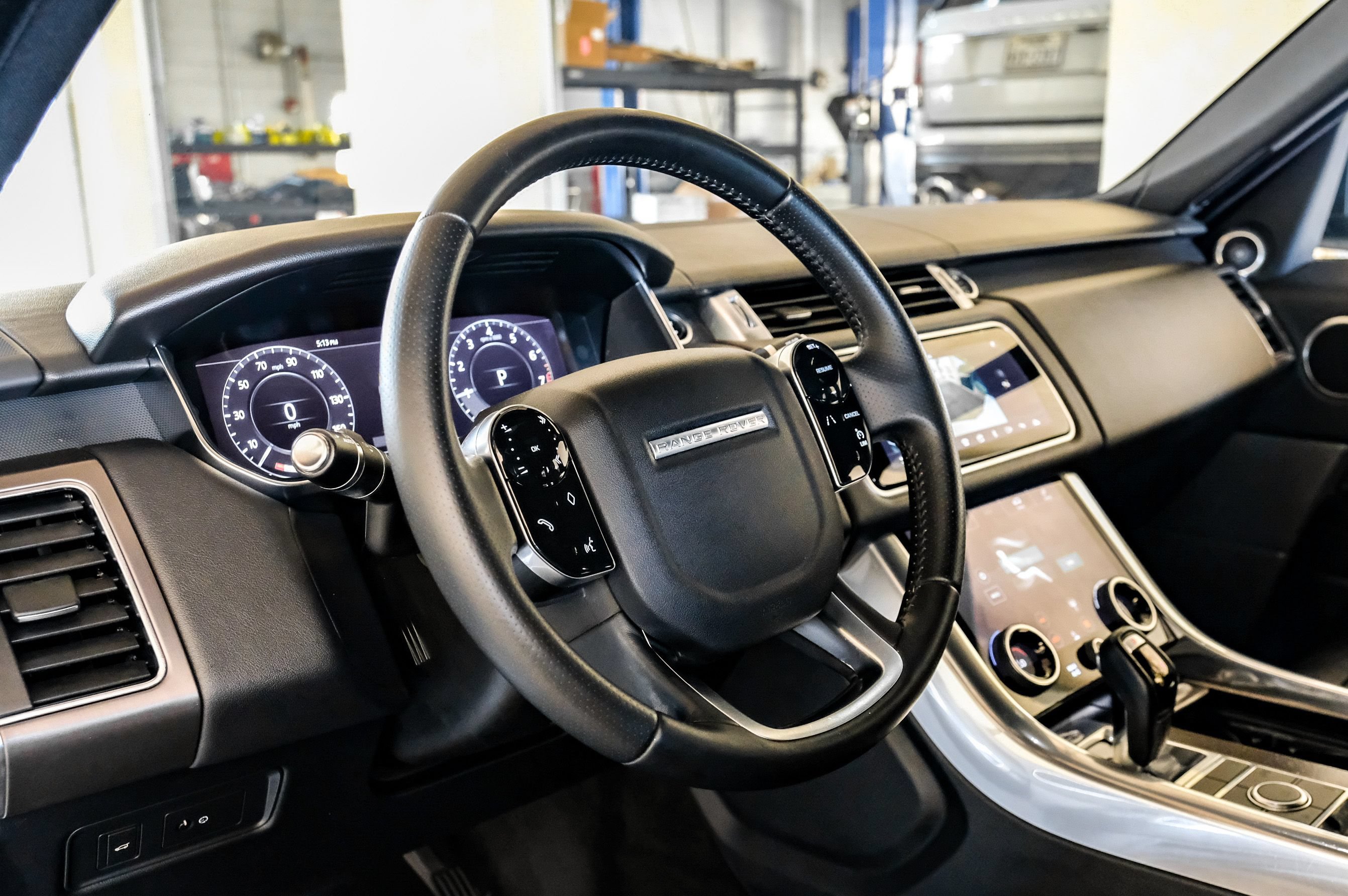 Used 2018 Land Rover Range Rover Sport SE AWD/4WD image 14