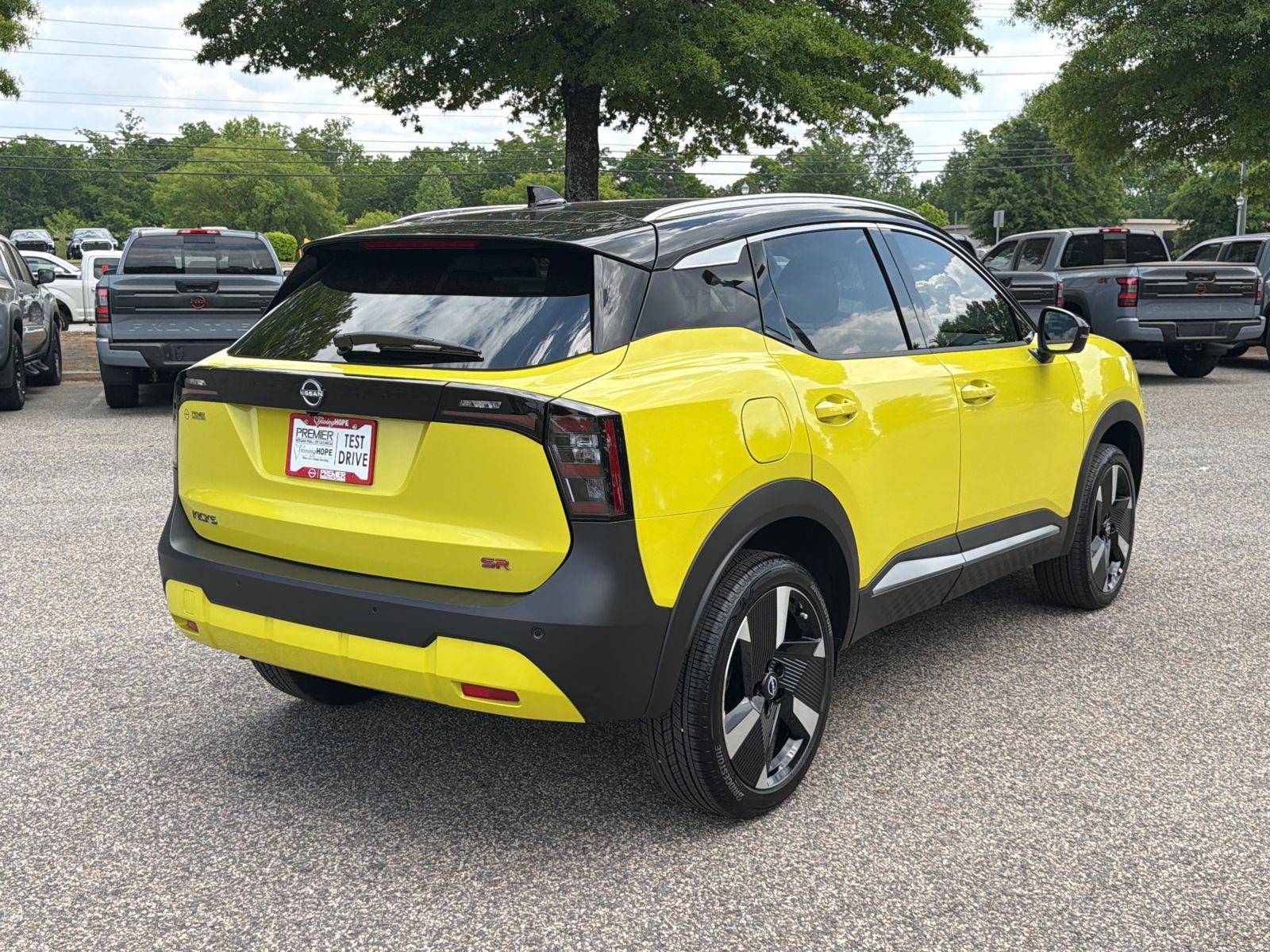 Used 2025 Nissan Kicks SR FWD image 5