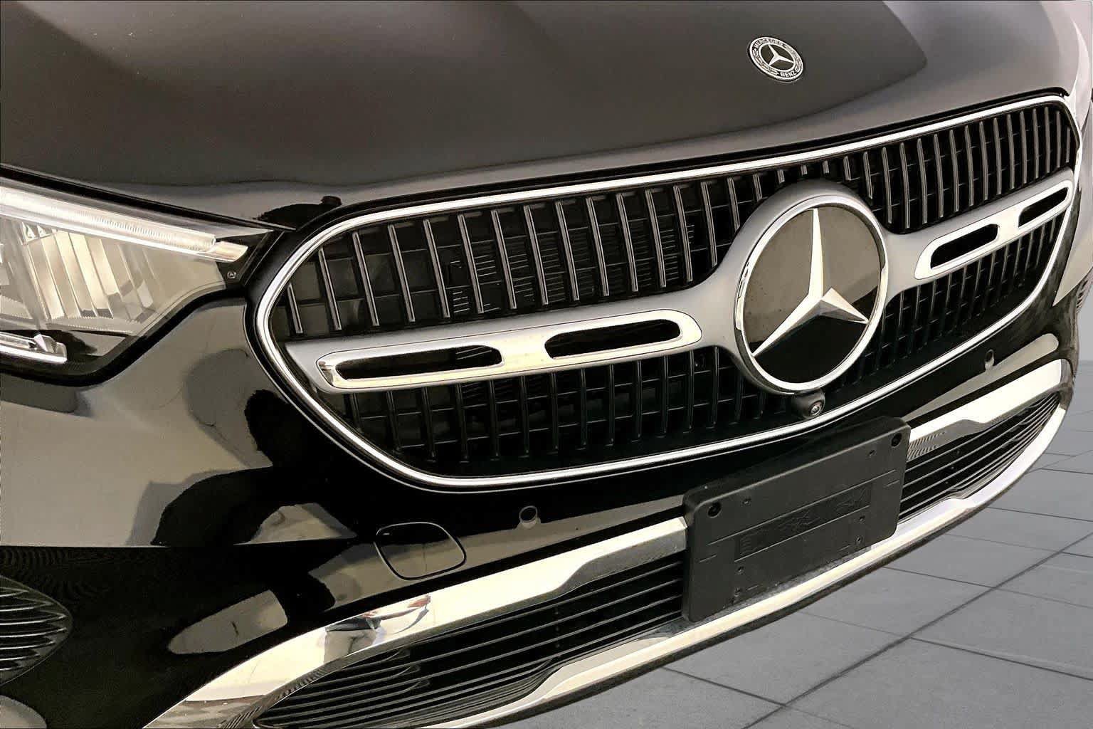 Used 2024 Mercedes-Benz GLC 300 4MATIC image 32