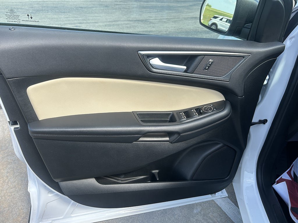 Used 2024 Ford Edge SE AWD/4WD image 9