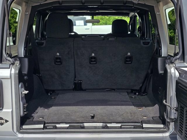 Used 2020 Jeep Wrangler Unlimited Sahara AWD/4WD image 9