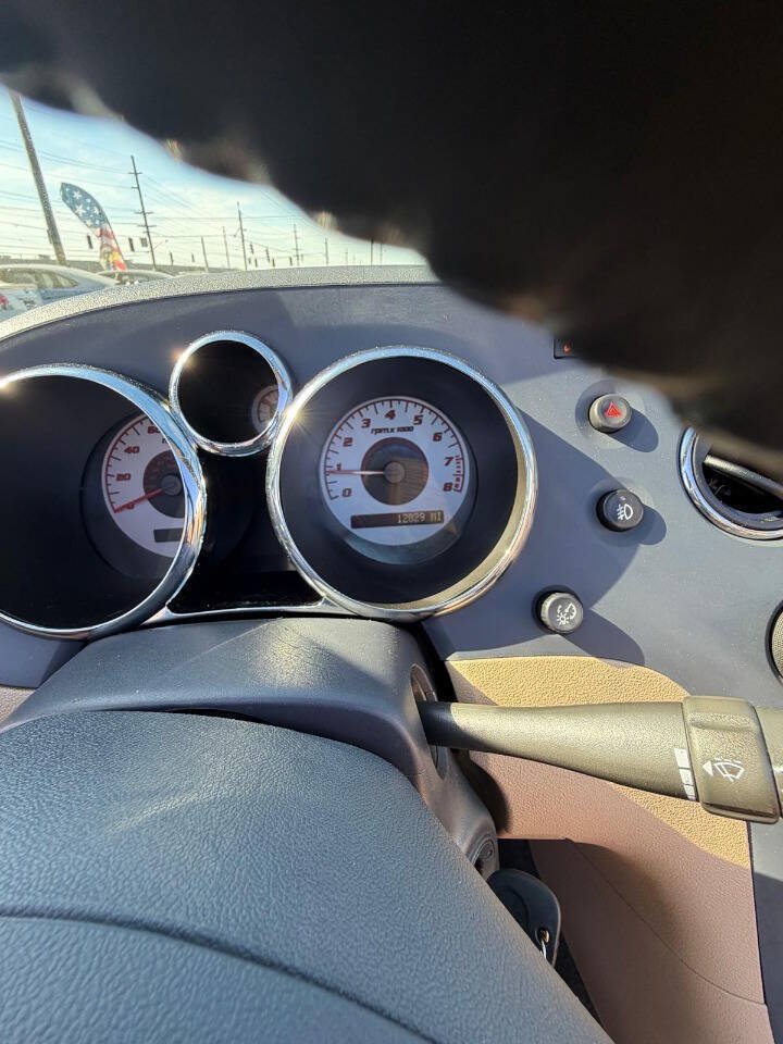Used 2006 Pontiac Solstice Convertible w/ Premium Package RWD image 49