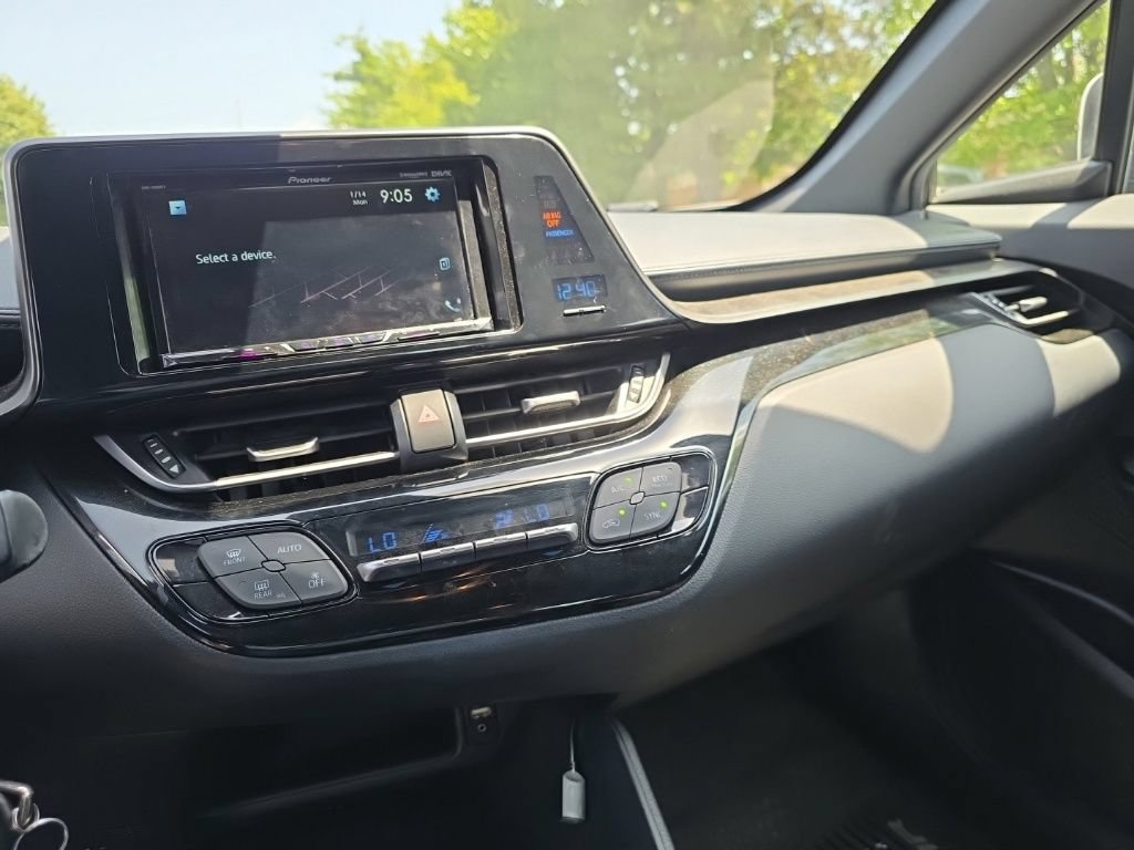 Used 2018 Toyota C-HR XLE FWD image 20