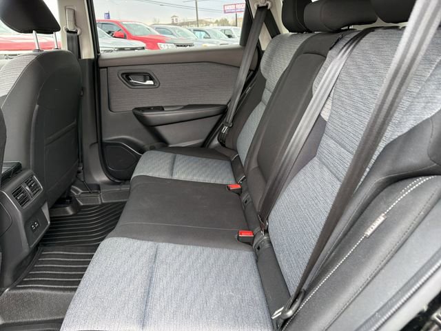 Used 2023 Nissan Rogue SV AWD/4WD image 13