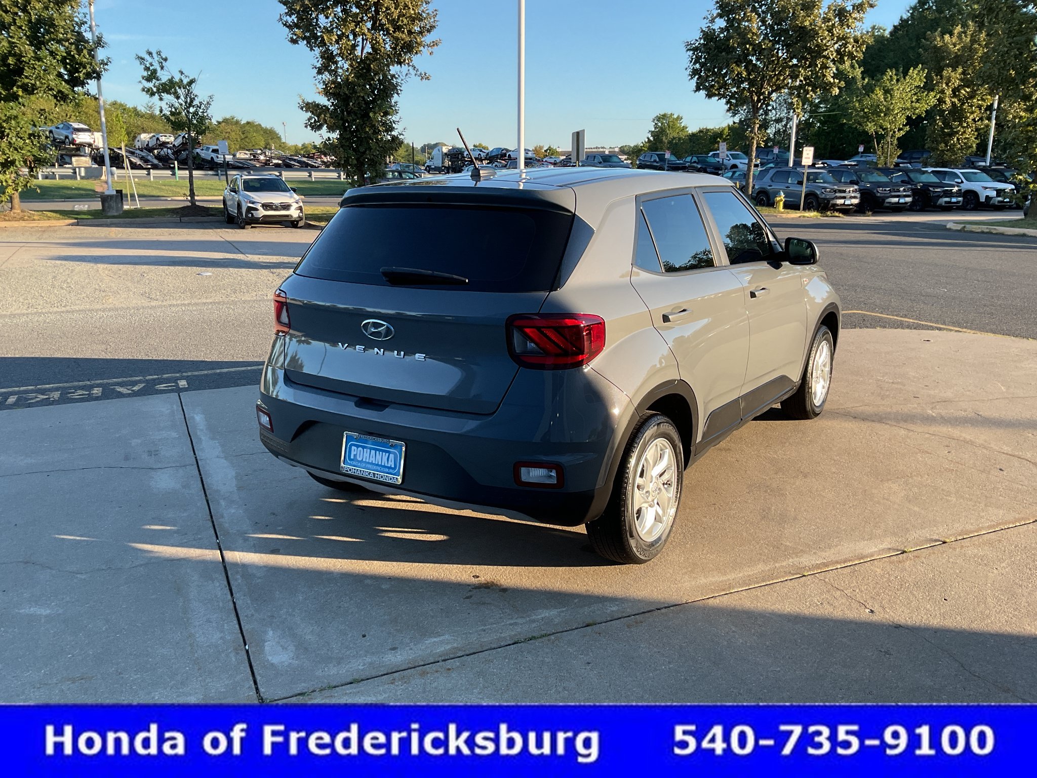 Used 2023 Hyundai Venue SE FWD image 6