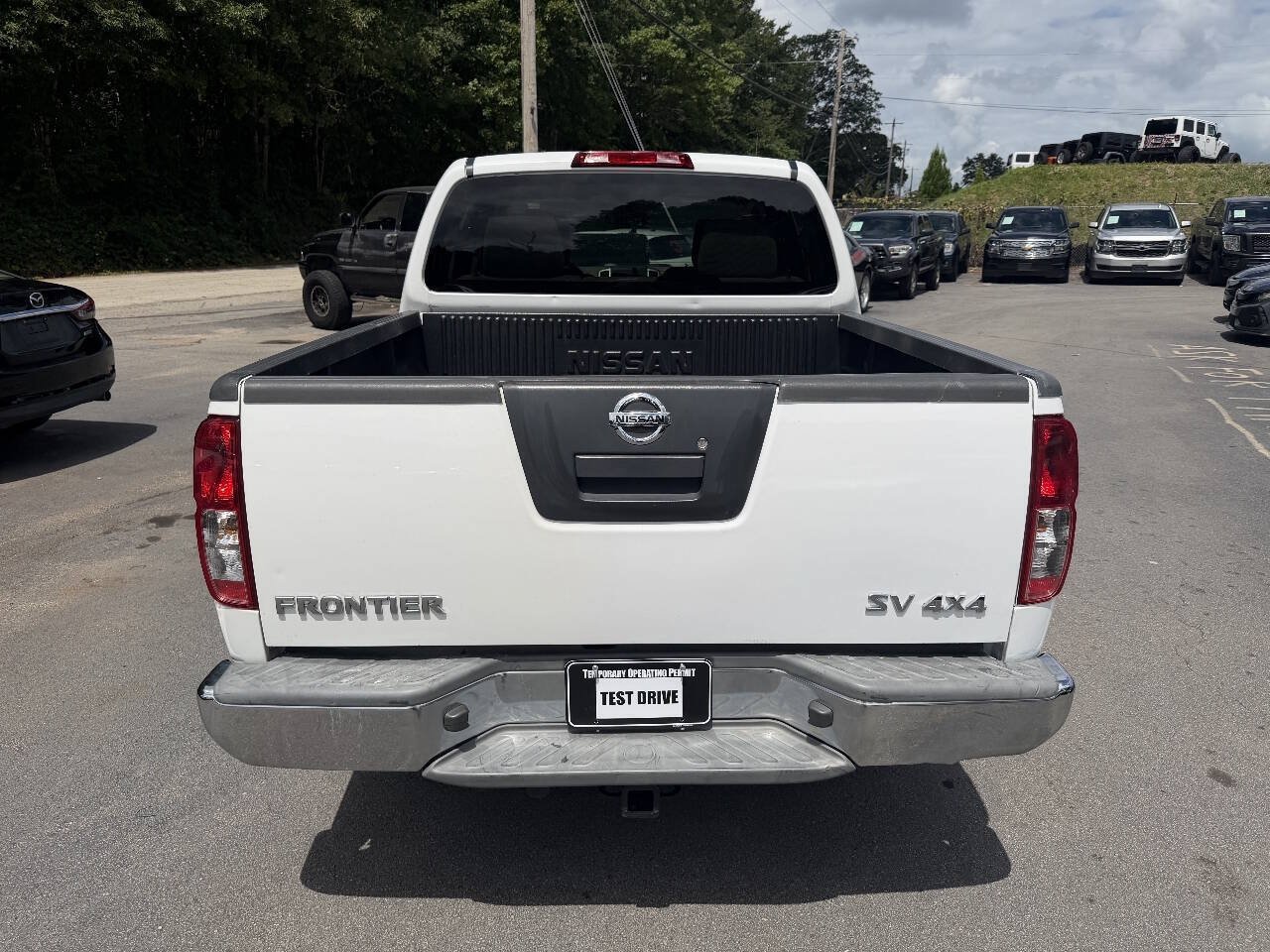 Used 2011 Nissan Frontier SV AWD/4WD image 6