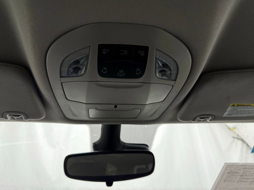 Used 2024 Chrysler Pacifica Touring-L image 39