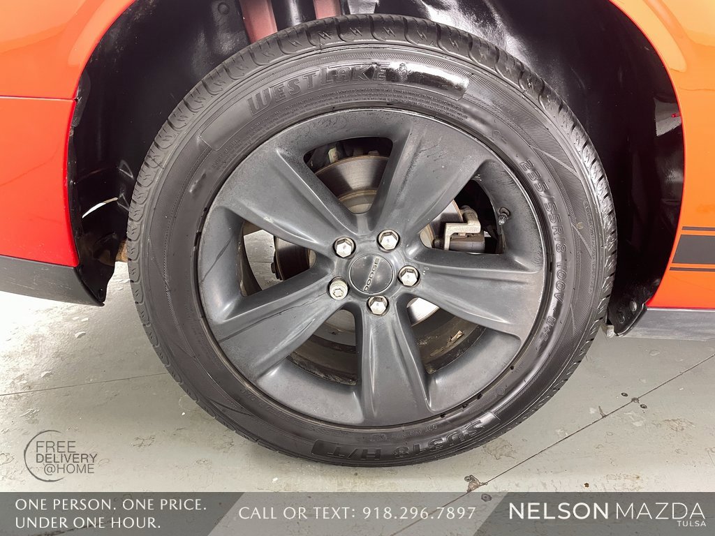 Used 2015 Dodge Challenger SXT image 13