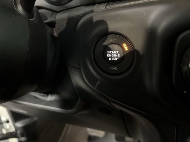 Used 2021 Jeep Gladiator Sport AWD/4WD image 16