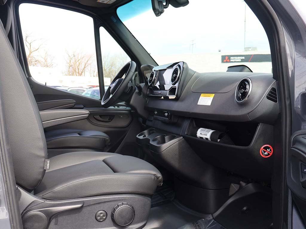 Used 2025 Mercedes-Benz Sprinter 3500 image 20