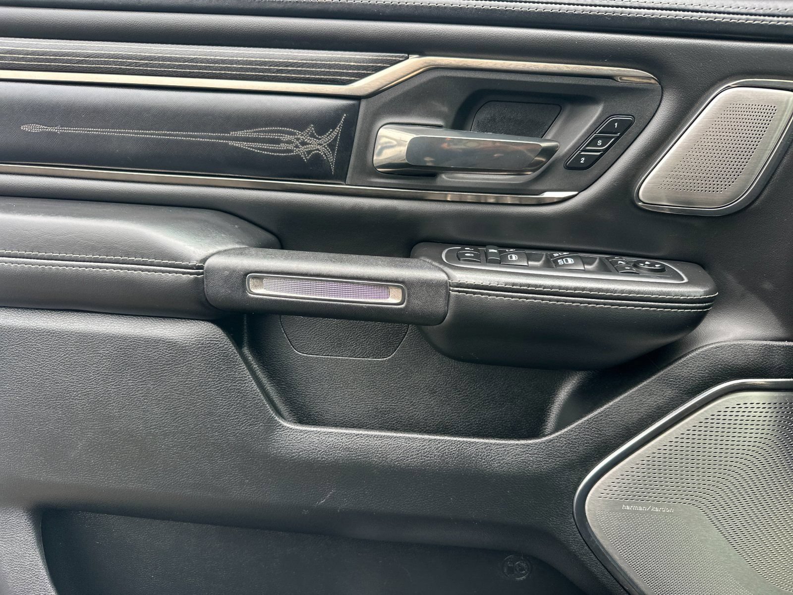 Used 2020 RAM 1500 Limited AWD/4WD image 11