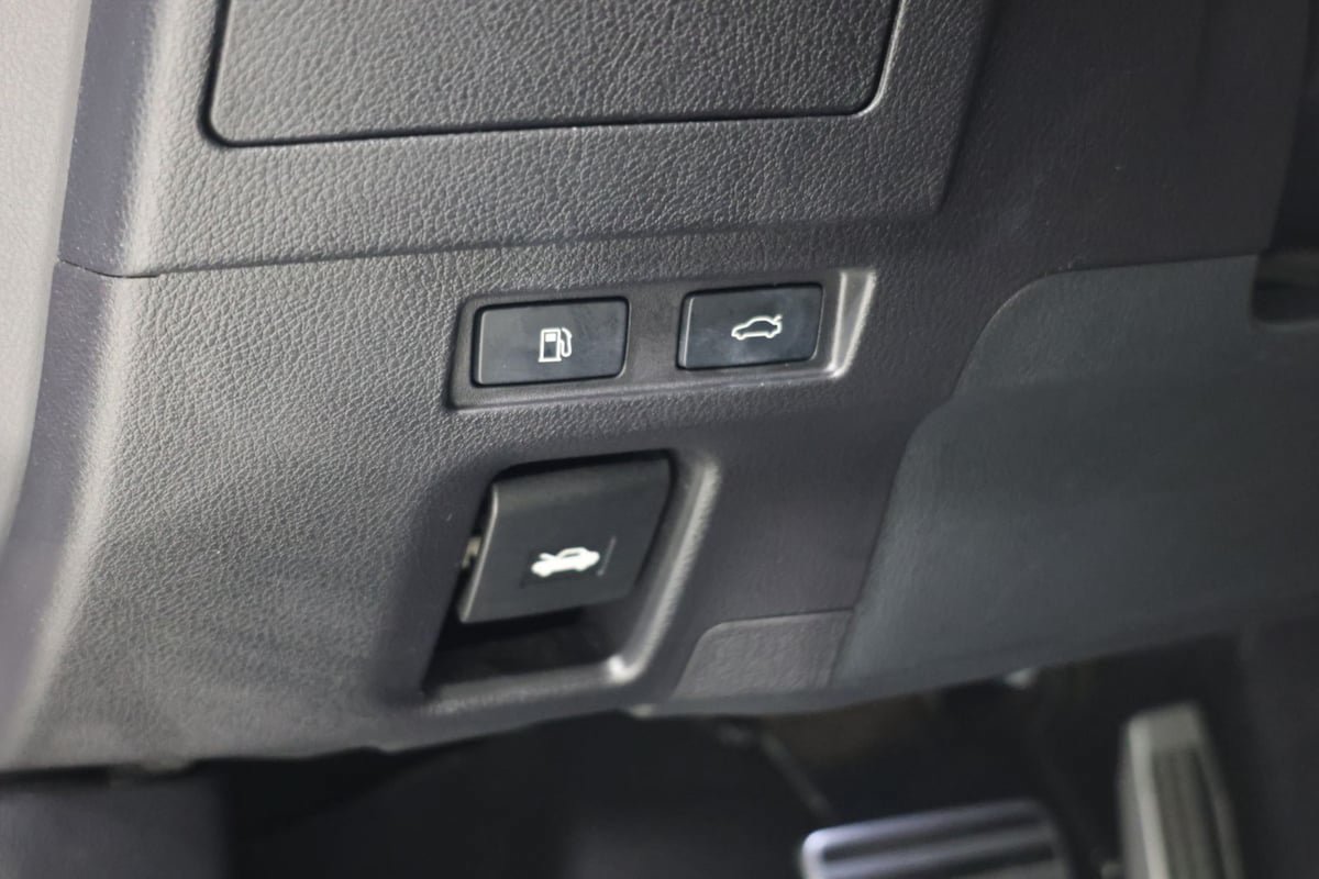 Used 2023 Lexus ES 350 F Sport w/ Accessory Package (Z2) FWD image 23