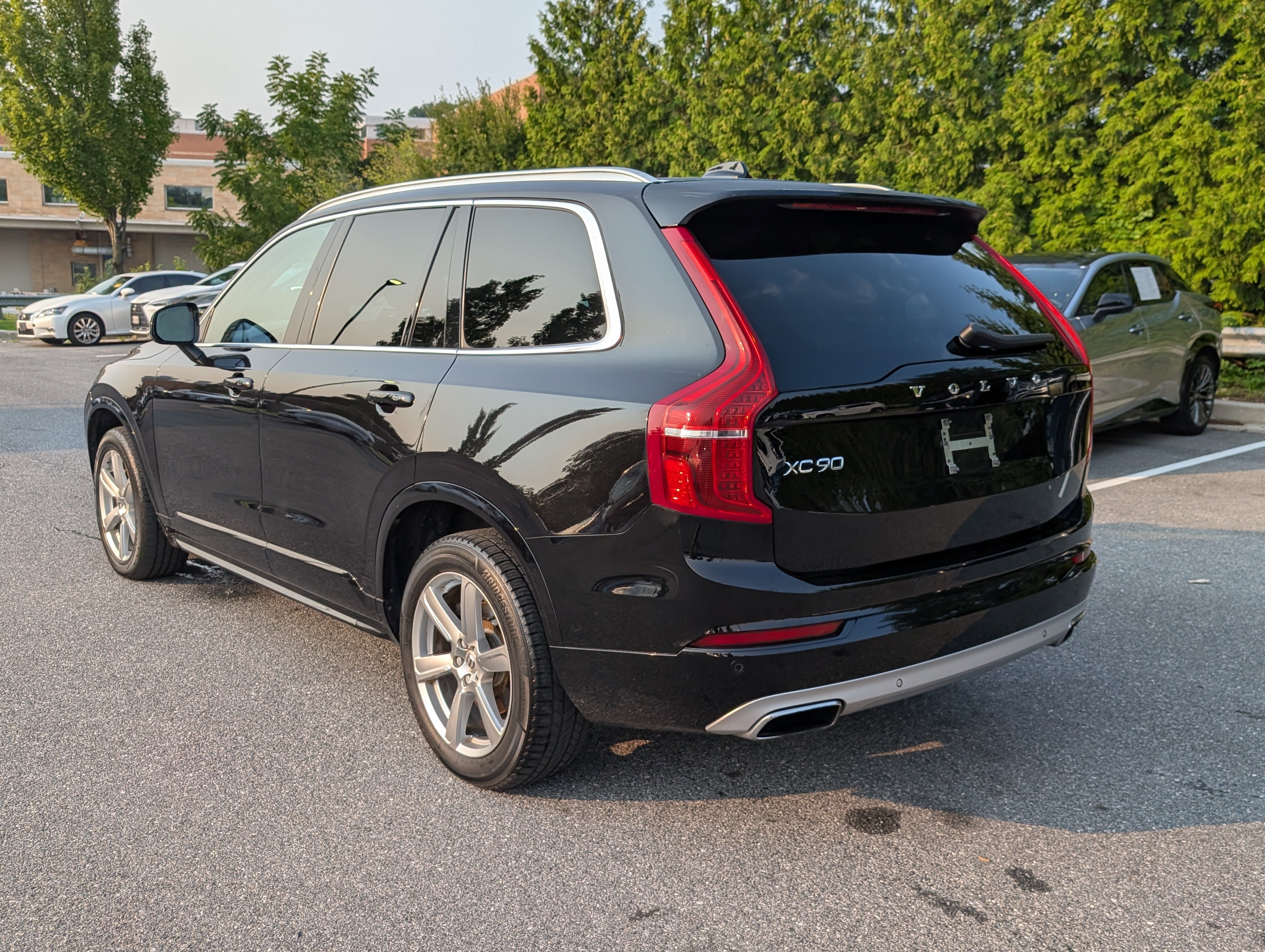 Used 2020 Volvo XC90 T6 Momentum AWD/4WD image 5