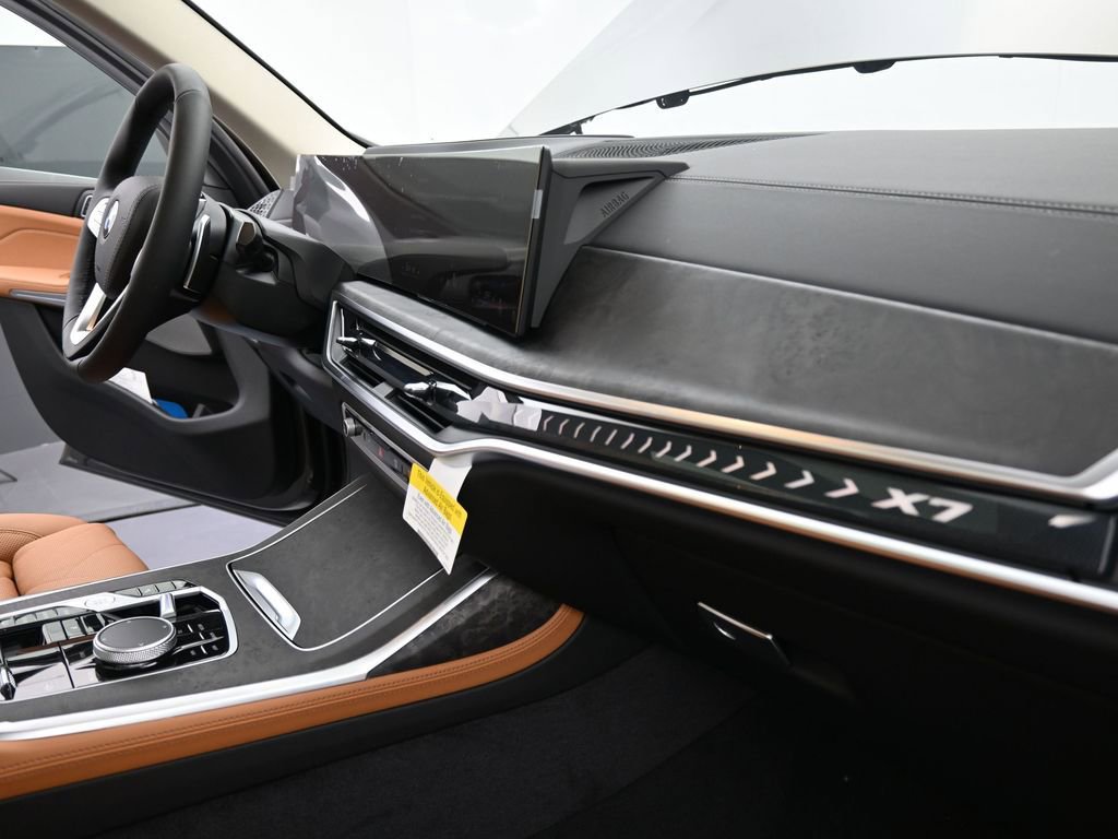New 2025 BMW X7 xDrive40i image 28