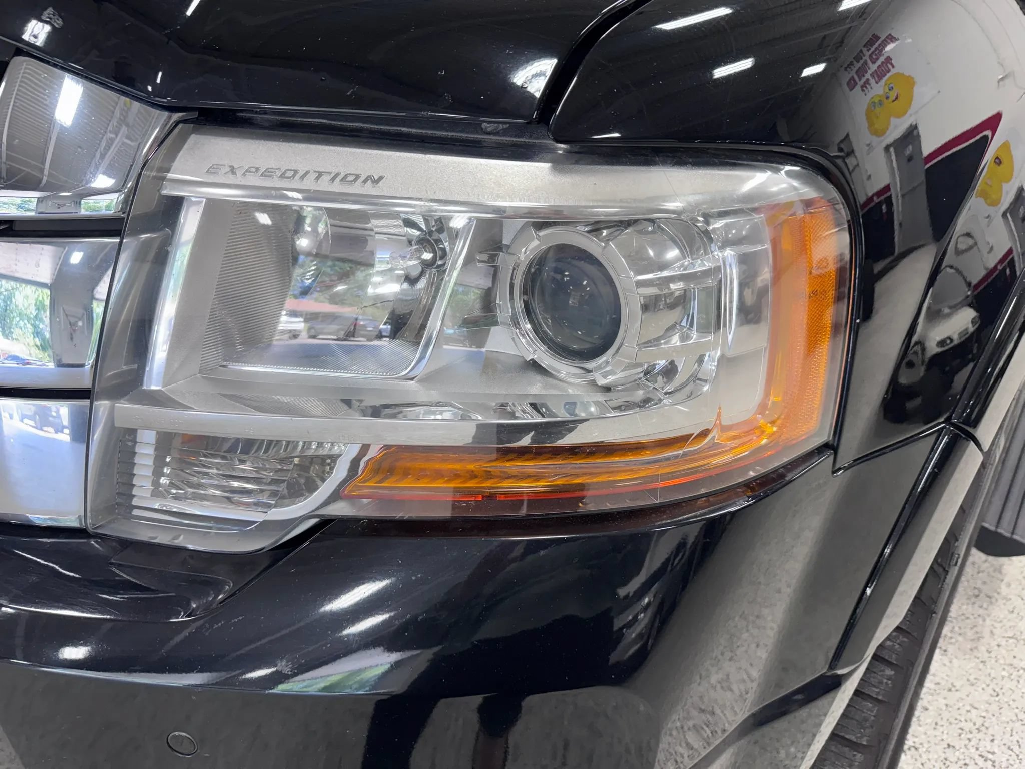 Used 2017 Ford Expedition Limited w/ Equipment Group 301A AWD/4WD image 9