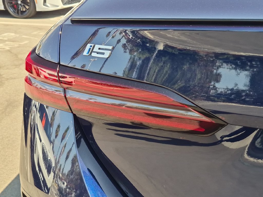Certified 2026 BMW i5 eDrive40 w/ M Sport Package RWD image 26