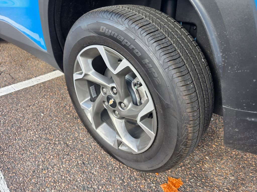 Certified 2025 Chevrolet Trax LT image 30