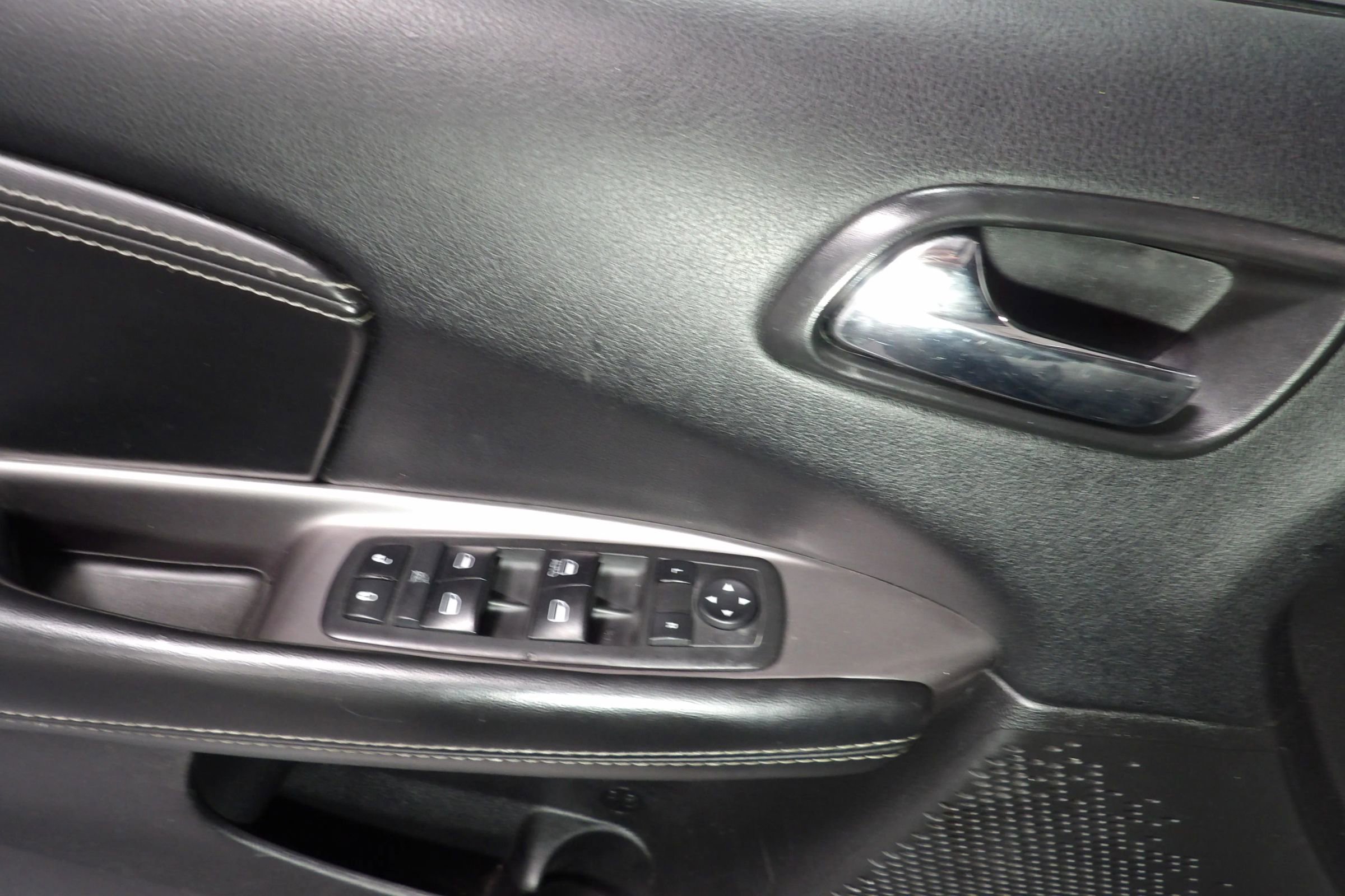 Used 2018 Dodge Journey SE w/ Blacktop Package image 9