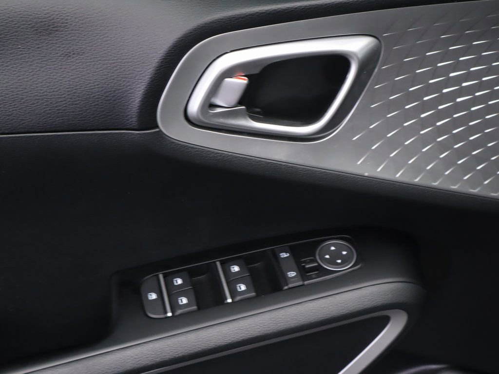 Used 2023 Kia Soul S image 24