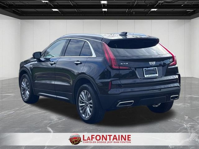 Used 2025 Cadillac XT4 Premium Luxury FWD image 3