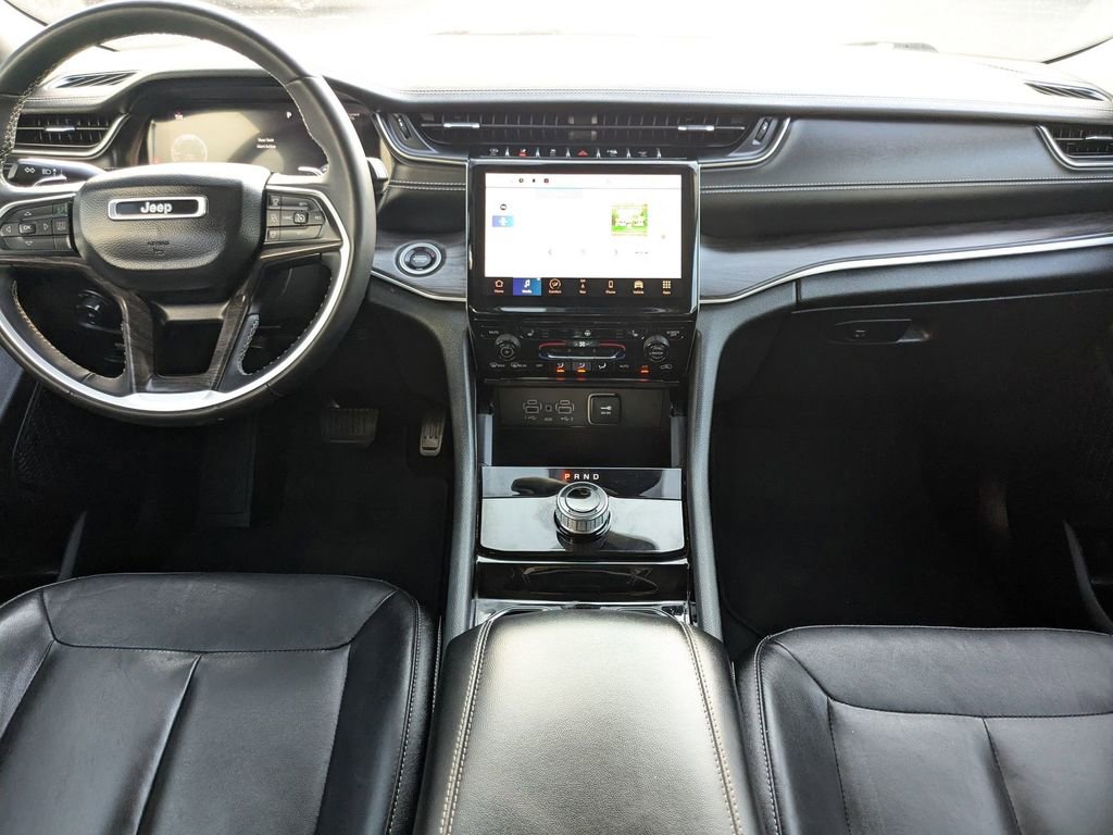 Used 2023 Jeep Grand Cherokee L Limited w/ Black Appearance Package image 15