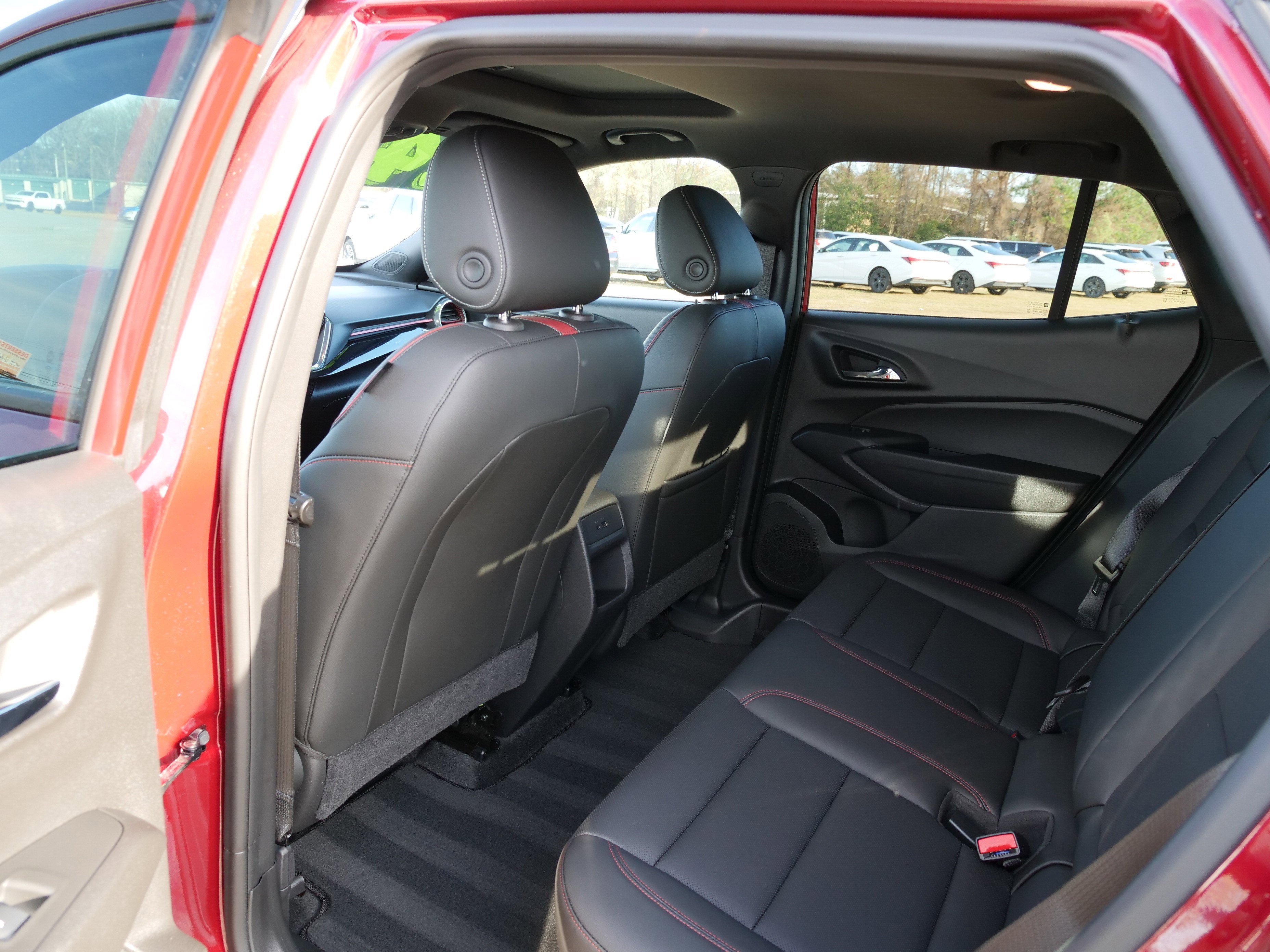 Certified 2024 Chevrolet Trax RS w/ Sunroof Package image 15