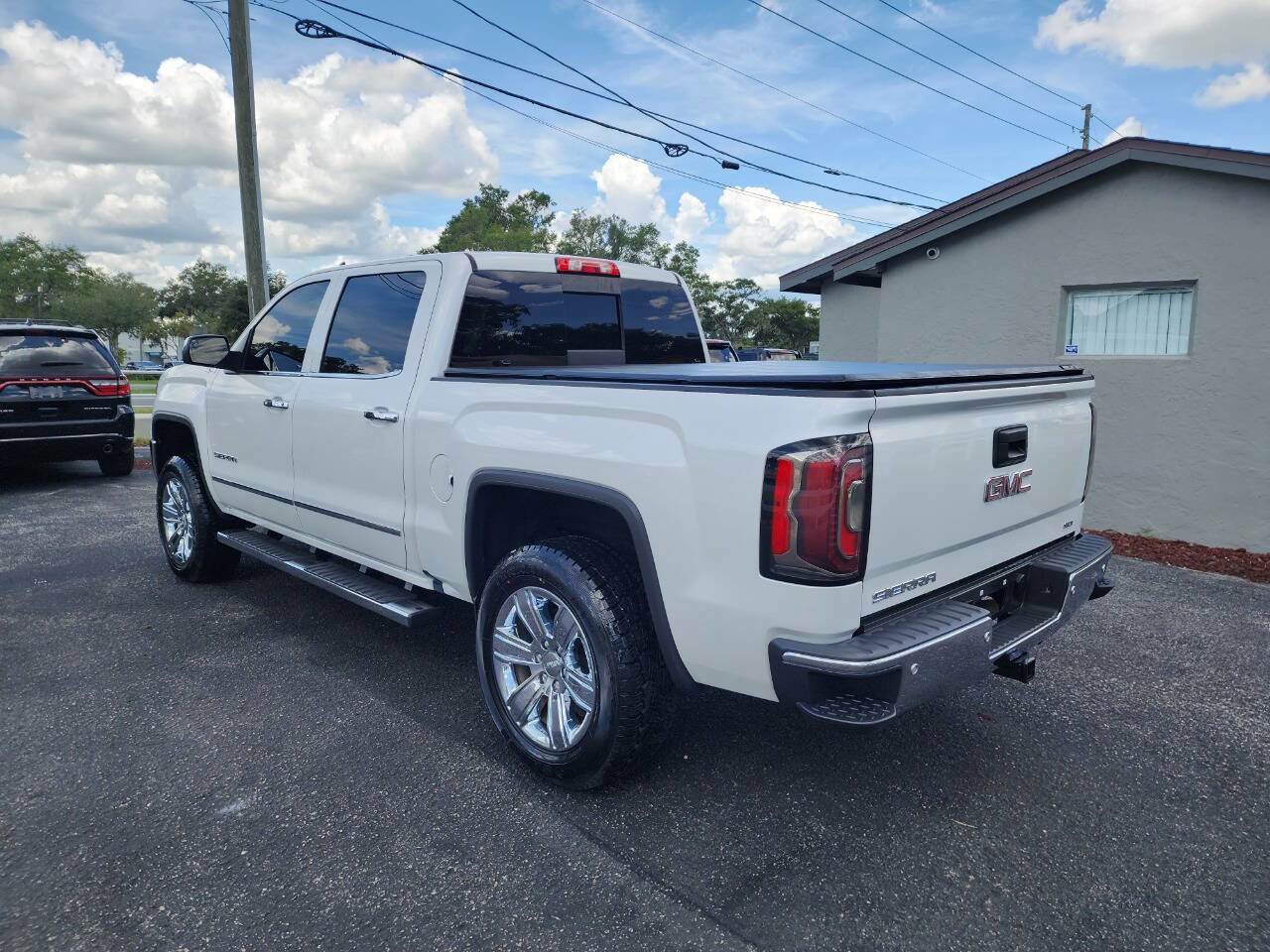 Used 2017 GMC Sierra 1500 SLT image 4