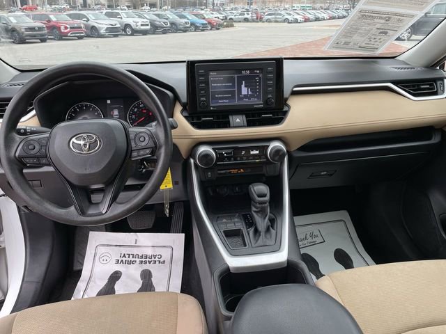 Used 2022 Toyota RAV4 LE FWD image 16